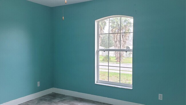 Building Photo - ~3/2~ Cardinal Pines Estate~Large Fenced i...