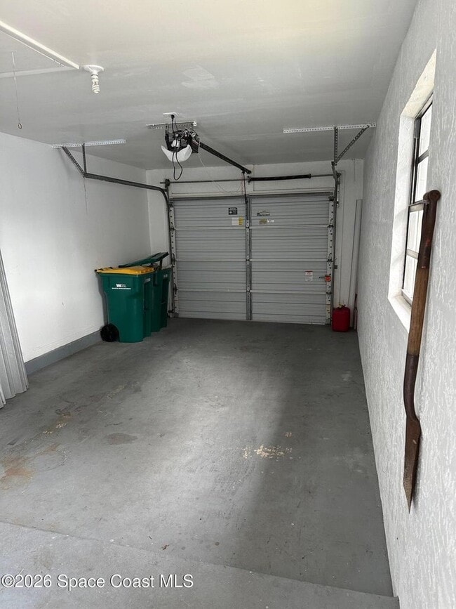 Building Photo - 335 Paradise Blvd