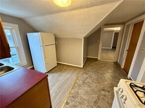 Building Photo - 367 Furman St