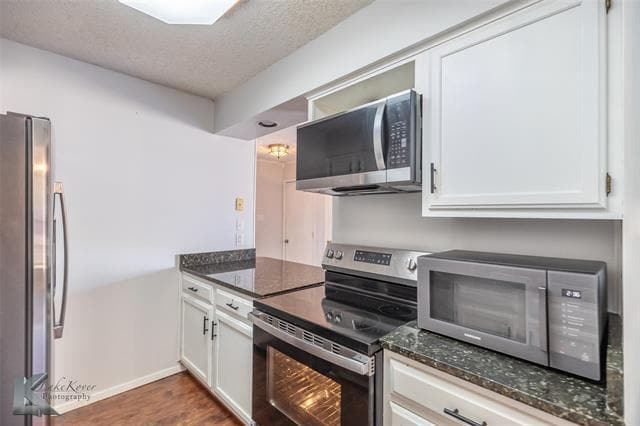 Building Photo - 717 Chanticleers Ln