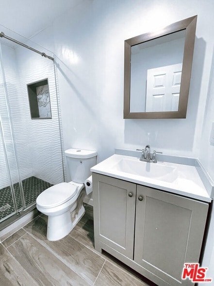 Building Photo - 2450 W 60th St