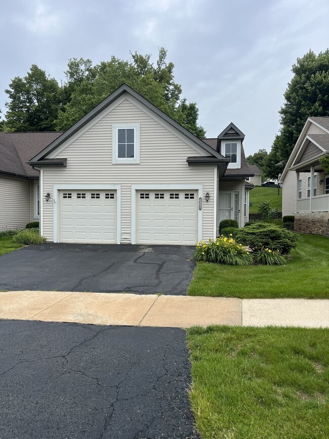 Building Photo - 2517 Sandhutton Ave