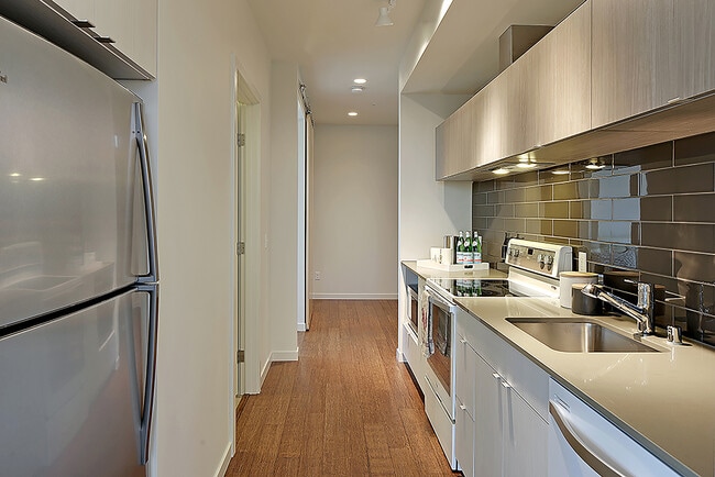 Building Photo - Yardhouse