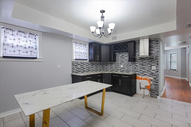 Building Photo - 5241 S Wolcott Ave