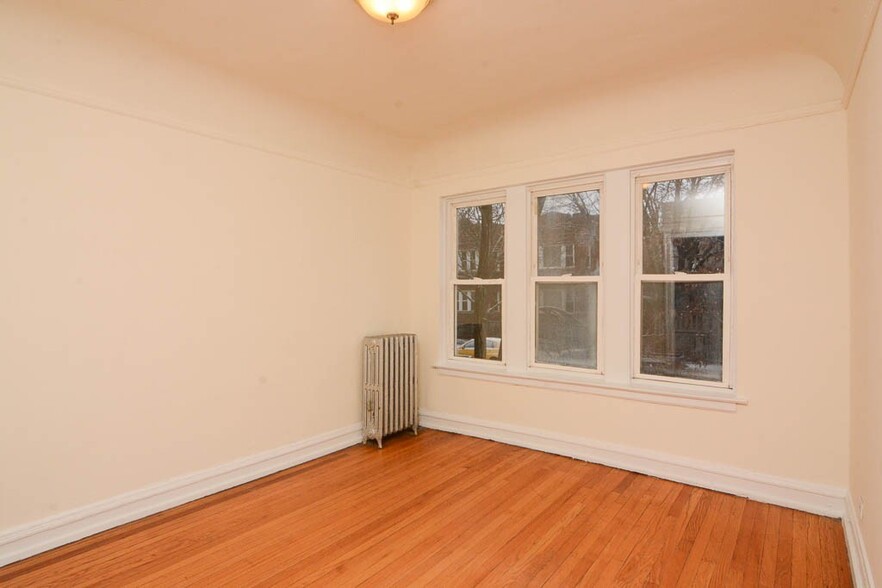 Building Photo - 2948 N Albany Ave