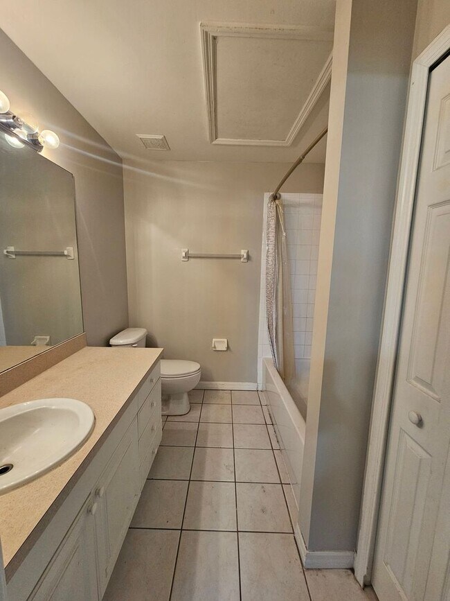 Building Photo - A-59