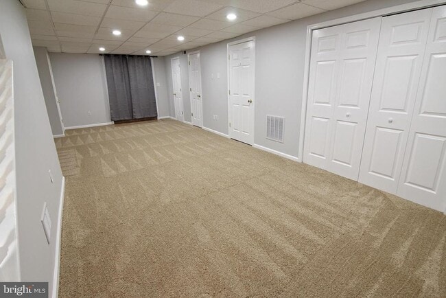 Building Photo - 7923 Ridge Ave