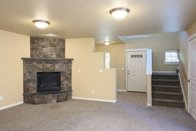 Building Photo - Wonderful 4 bedroom in SE Bend!