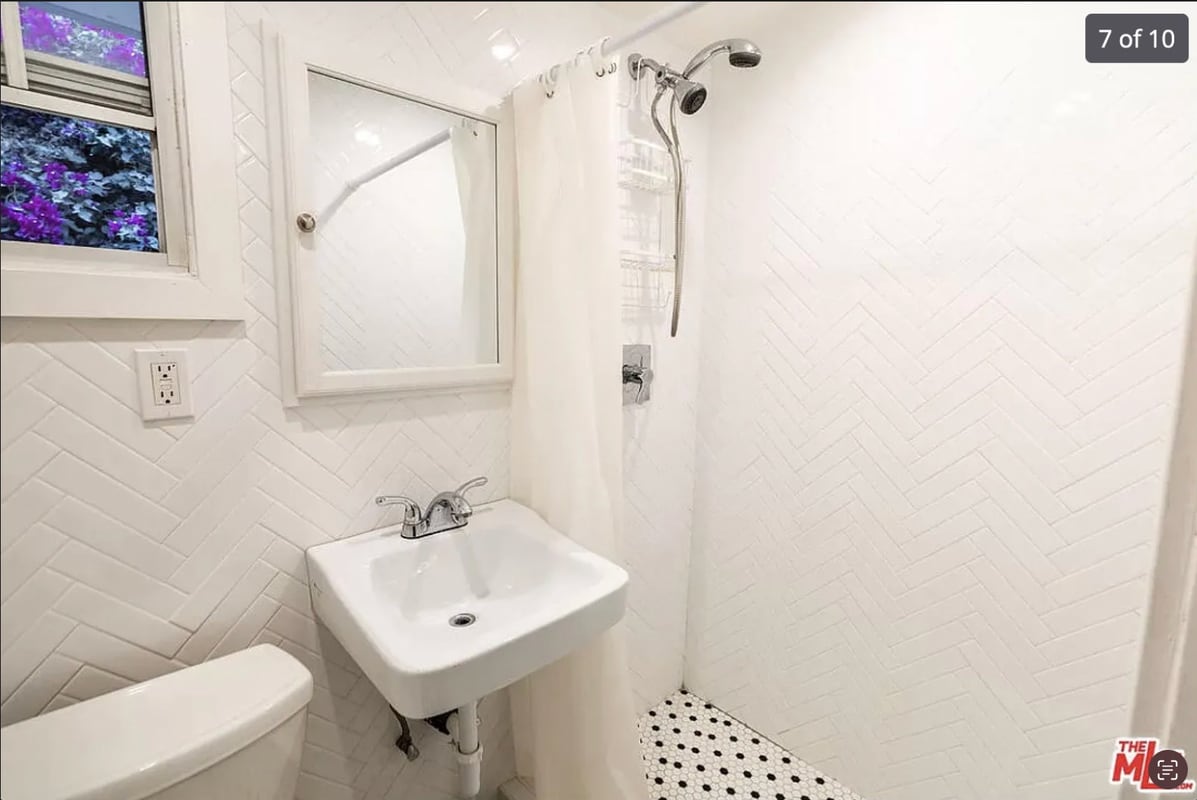 Building Photo - 1662 Glen Aylsa Ave