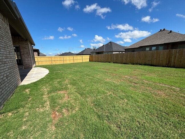 Building Photo - Brand New House!! Great Location!!