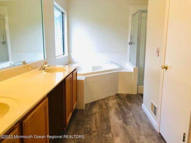 Building Photo - 9 Hancock Ln