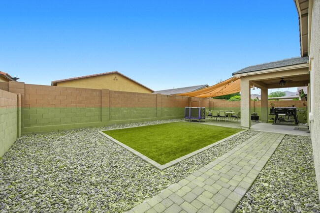 Building Photo - 21359 W Alvarado Rd