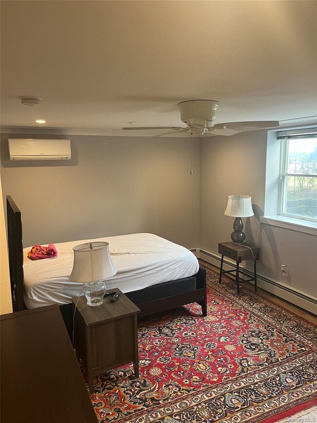 Building Photo - 70 Henry Ave