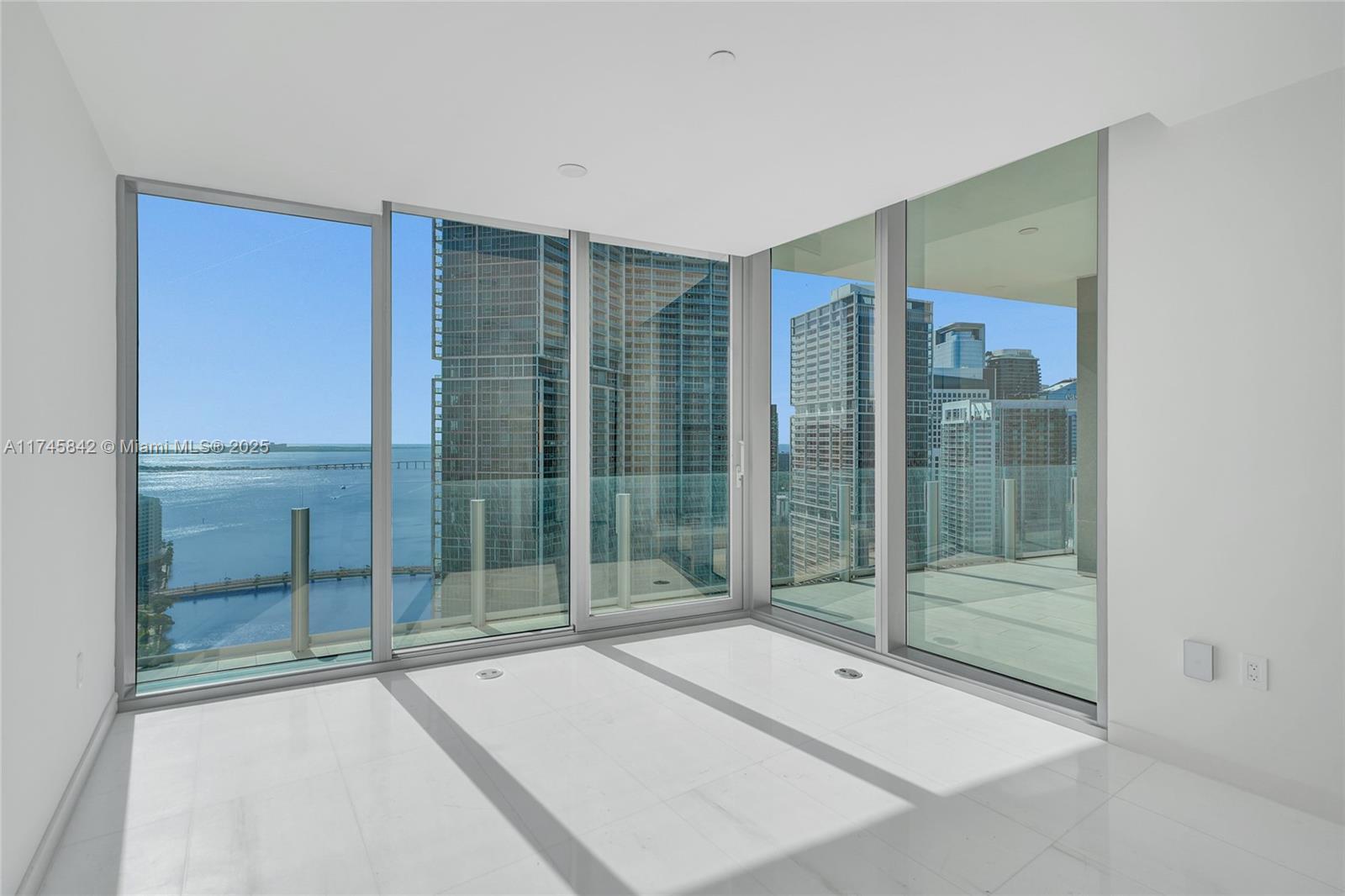 Building Photo - 300 Biscayne Boulevard Way