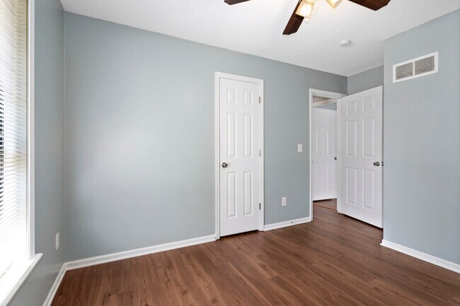 Building Photo - 3513 NE Stanton St