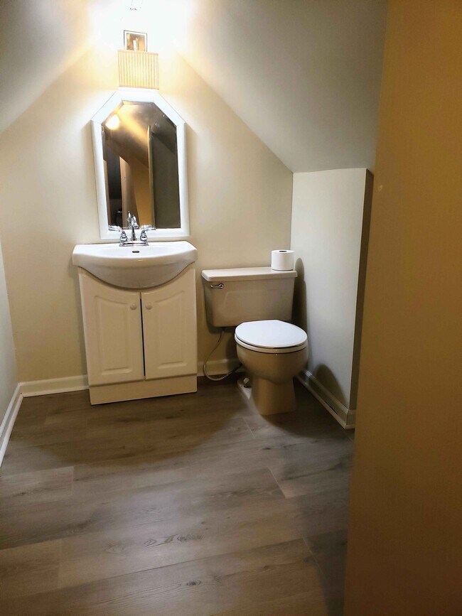 Half bath - 610 Walnut St