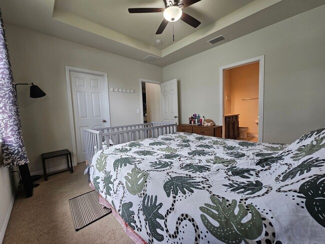 Building Photo - Beautiful 3-Bedroom + Flex Space in gated ...