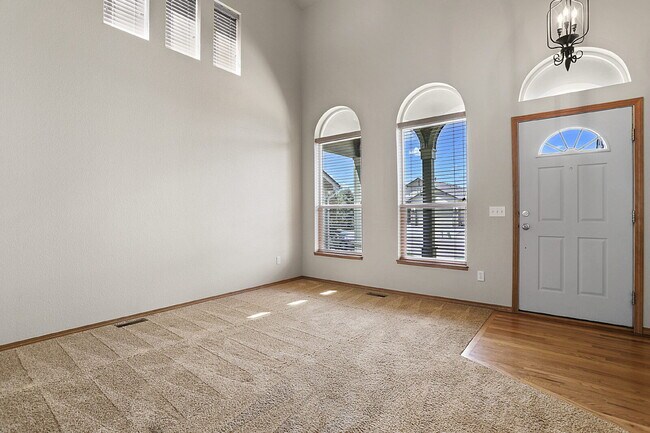 Building Photo - Move-In Ready 3-Bedroom Two-Story in Power...