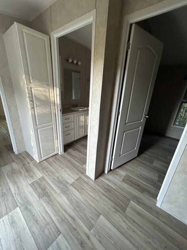 Building Photo - 82 Donna Ln