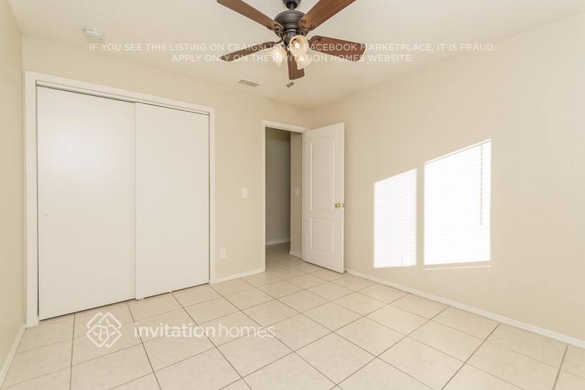 Building Photo - 203 N Lake Ct