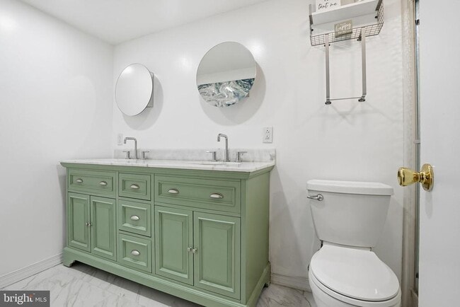 Building Photo - 3750 Clarendon Ave