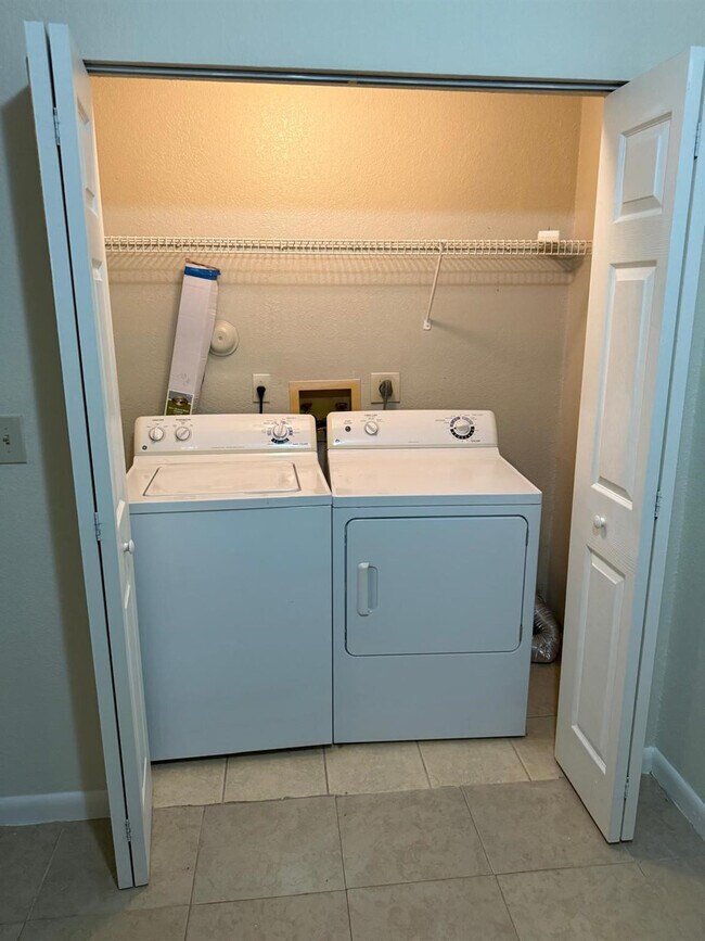 Building Photo - 12430 Vista Isles Dr