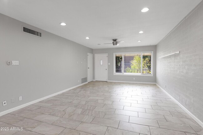 Building Photo - 4701 N 68th St