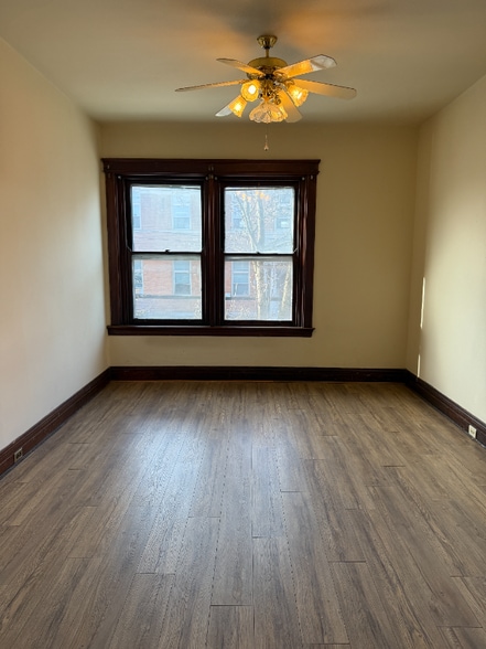 Building Photo - 329 Taylor Ave