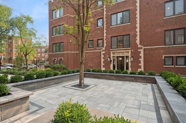 Building Photo - 1333 W Estes Ave