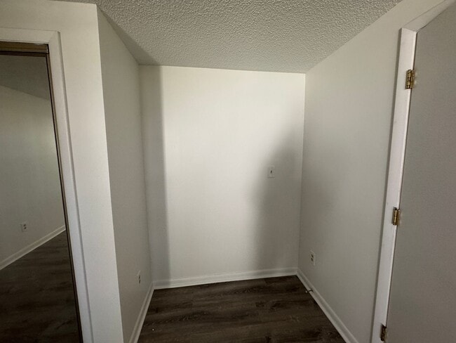 Building Photo - 408 3rd Ave NW