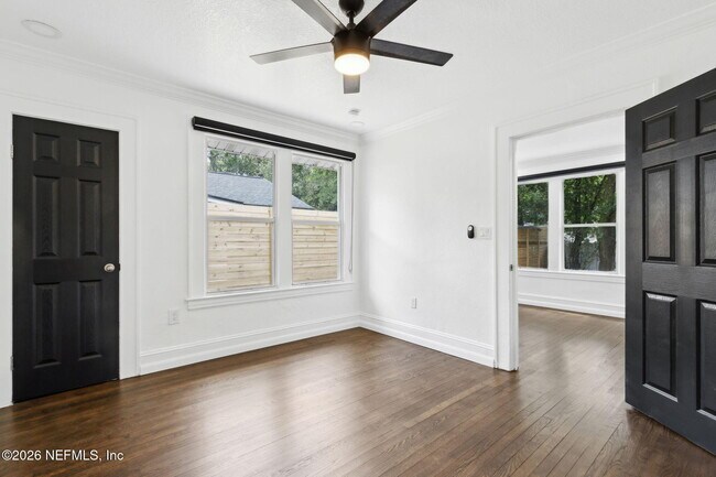 Building Photo - 836 Lynton St