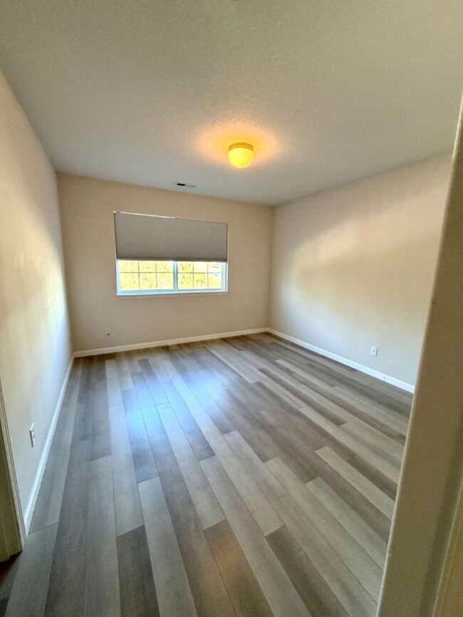 Building Photo - St. Johns 2-bedroom Condo