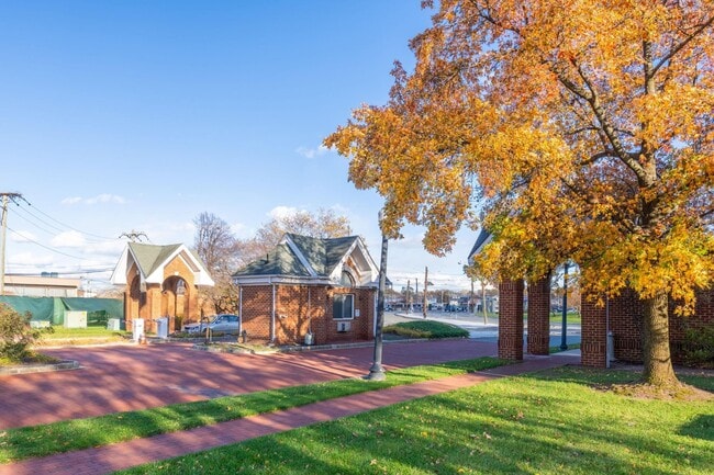 Building Photo - 109 Cherry St