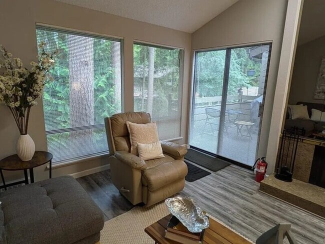Building Photo - 19115 Ballinger Way NE