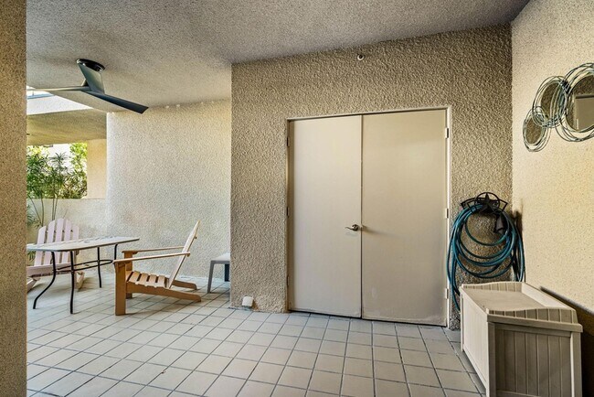 Building Photo - 255 S Avenida Caballeros