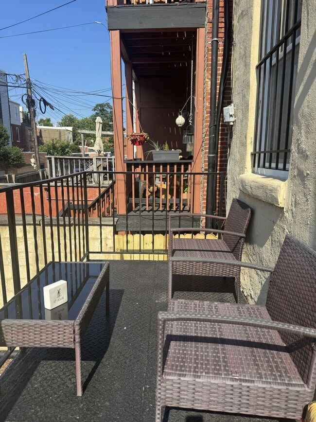 Building Photo - 3BR/1.5BA Historic Townhouse in the Heart of Shaw with Parking