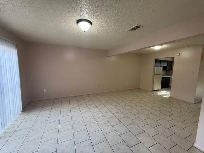 Building Photo - 8848 GSRI Ave