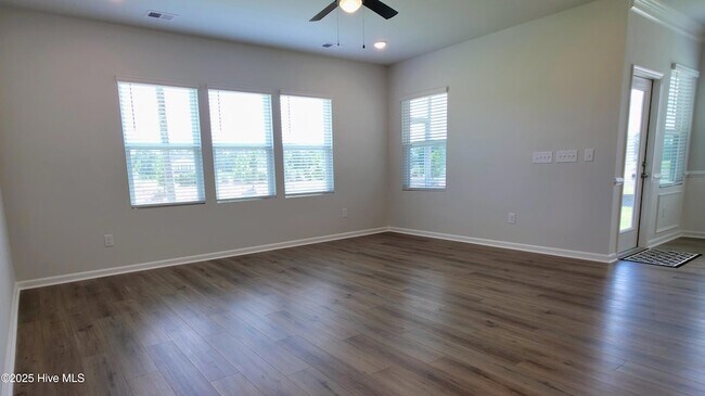 Building Photo - 344 Eagle Claw Dr