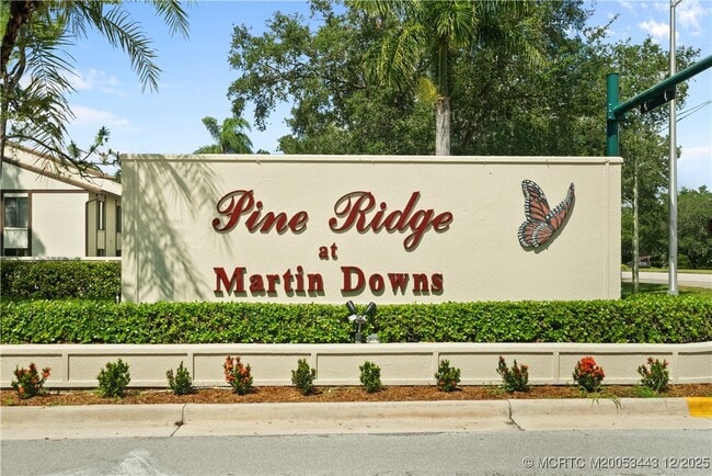 Building Photo - 1544 SW Silver Pine Way