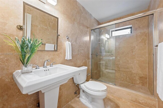 Building Photo - 5620 Alhambra Cir