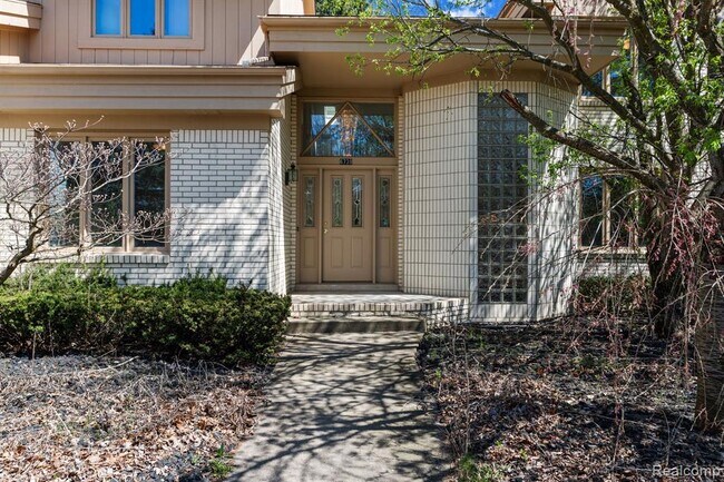 Building Photo - 6739 Arlington Dr