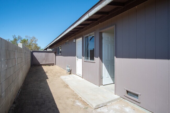 Building Photo - 57373 Yucca Trl