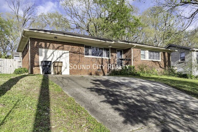 Building Photo - 6232 Henry Ford Dr