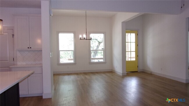 Building Photo - 1482 Birch Ln