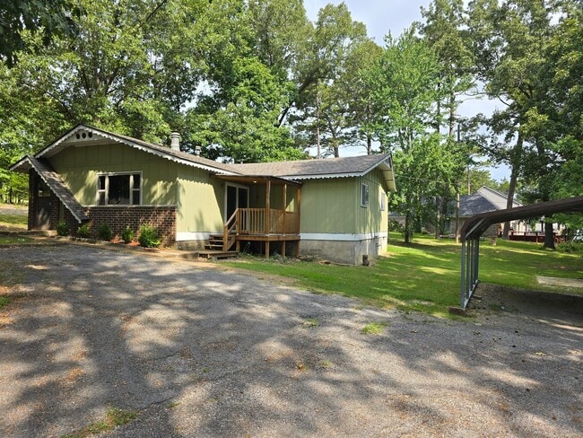 Primary Photo - 3/2 Home in Batesville City Limits