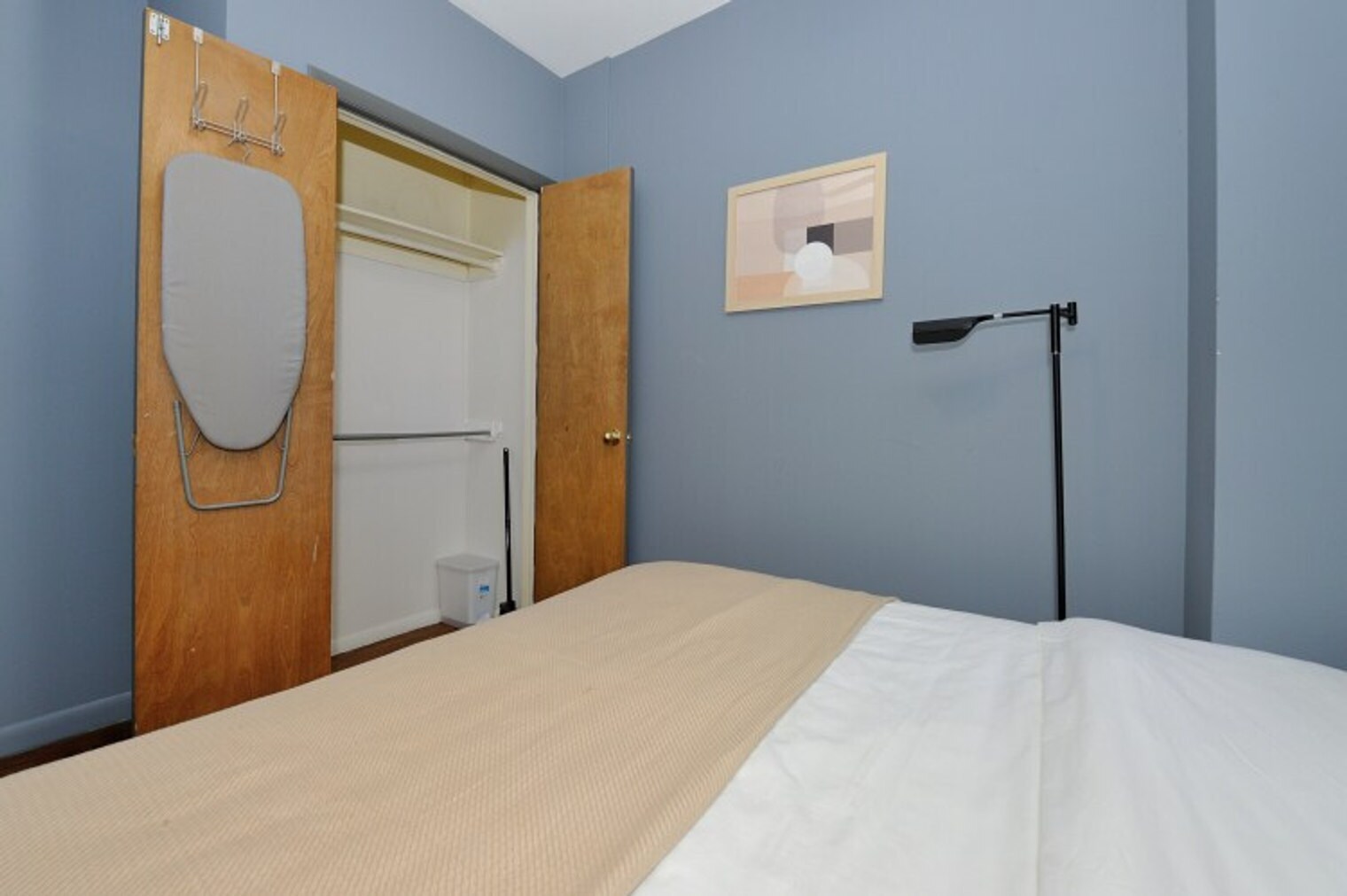 Building Photo - 348 W 38th St