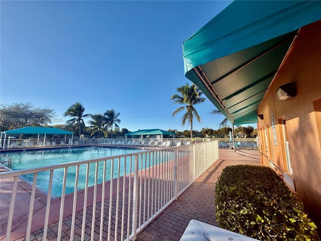 Building Photo - 1692 SE 29th Ct