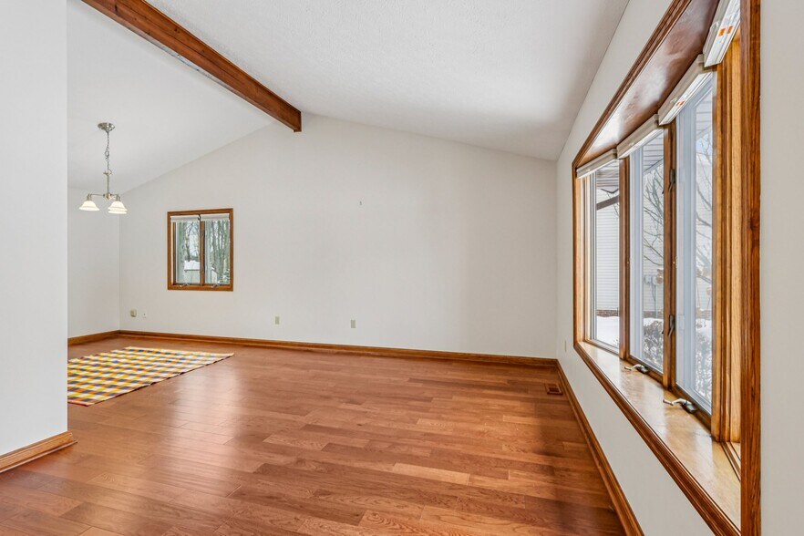 Building Photo - 6235 Sunnywood Dr