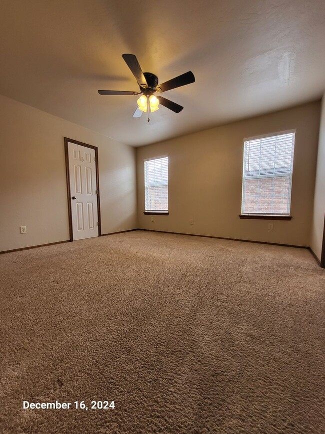 Building Photo - (4) Bed/(2) Bath in Moore Avail NOW! Pets ...