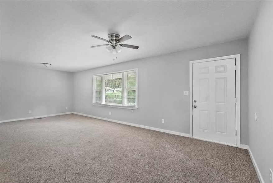 Building Photo - 528 Daniel Cir